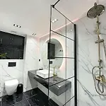 Oasis Luxury شقة