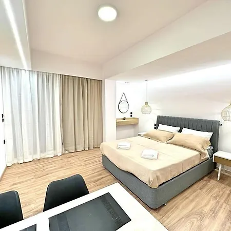 Oasis Luxury Apartamento Erétria